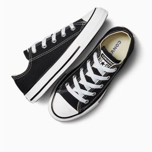 New in Box Men’s Converse Low Top Black Size 11